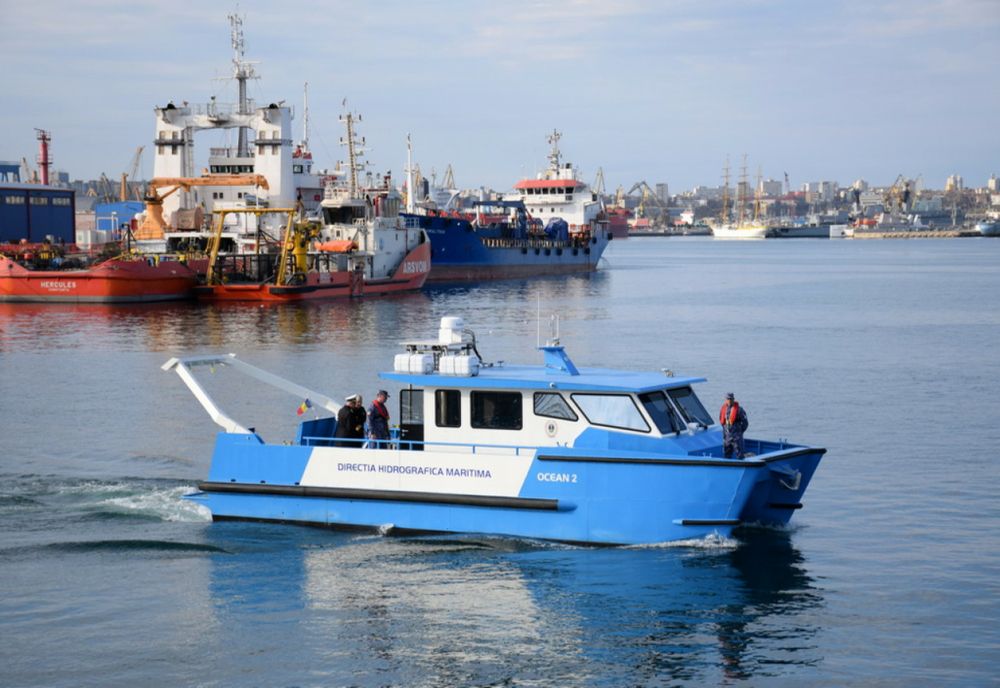 O nouă şalupă de cercetare a intrat în serviciul Direcţiei Maritime Hidrografice