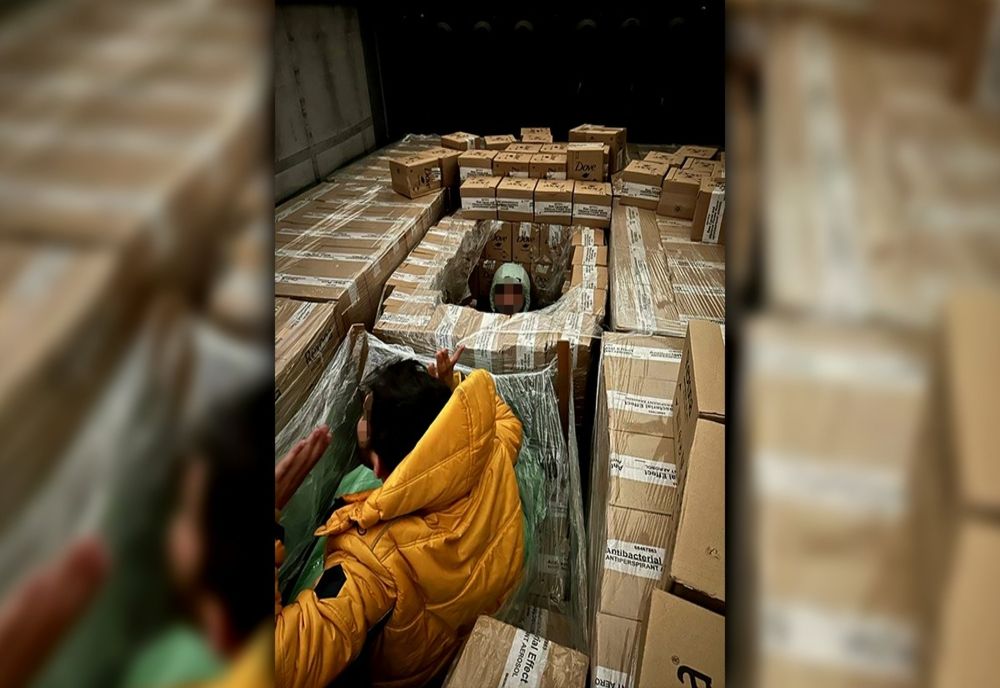 Sirieni depistați la Negru Vodă, ascunși  în camion. Au fost trimiși înapoi în Bulgaria