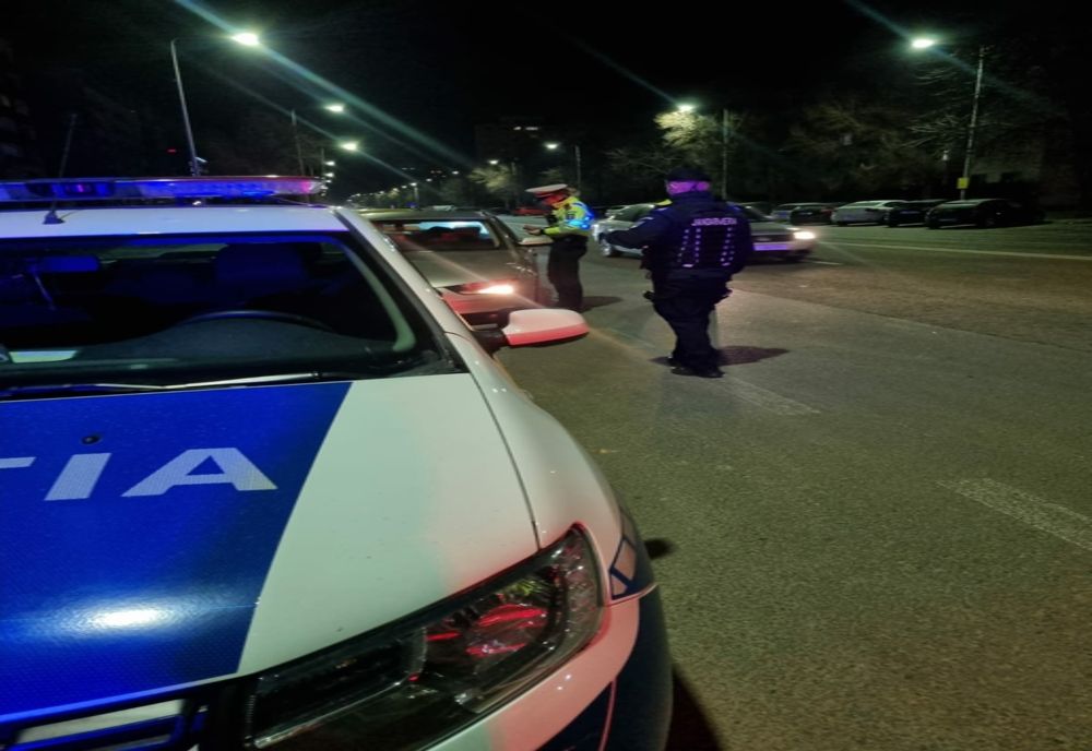 S-a urcat băută la volan și a lovit trei mașini. Ce alcoolemie avea șoferița