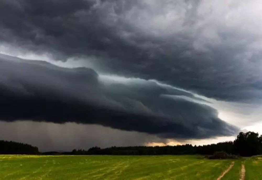 Prognoza ANM pentru următoarele 2 săptămâni - Cât mai țin ploile, grindina și vijeliile 