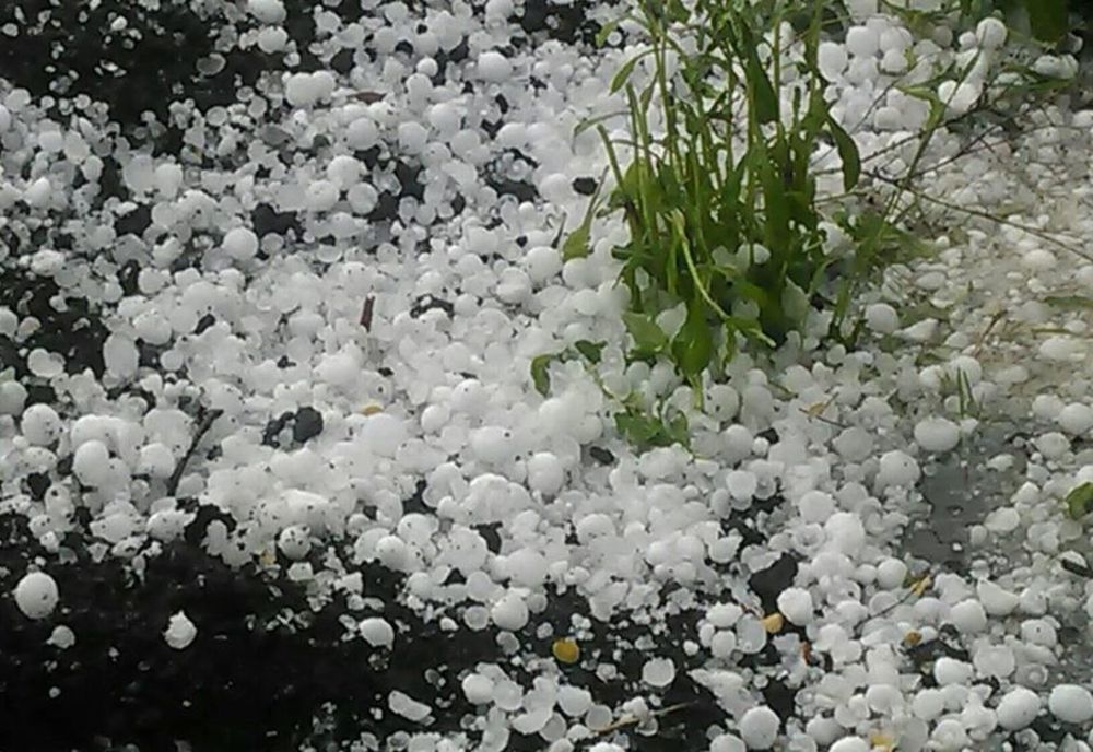 Alertă meteo. Cod galben de fenomene extreme: vijelii puternice și grindină