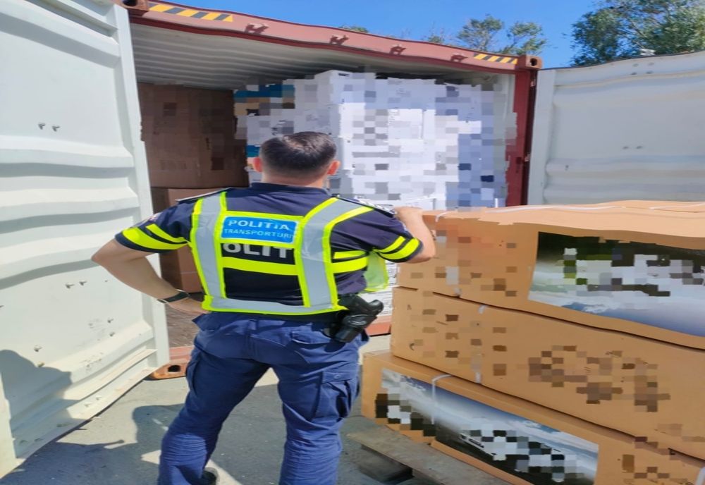 FOTO Sute de mașinuțe "made in China" au fost confiscate în Portul Constanța