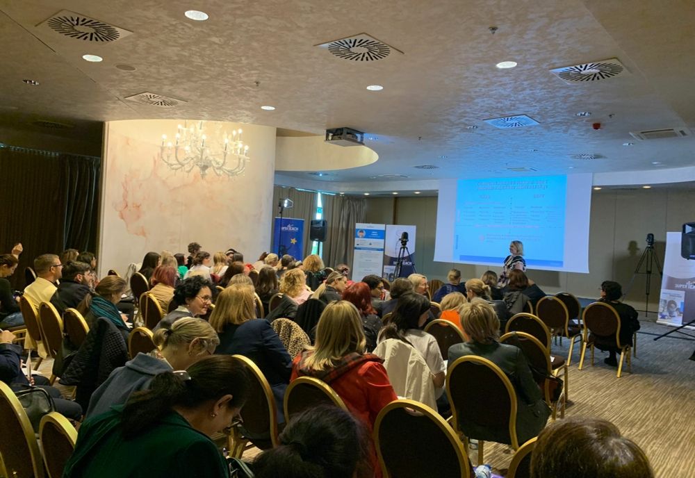 200 de profesori din toată țara au făcut schimb de bune practici la Simpozionul Național SuperTeach de la Iași