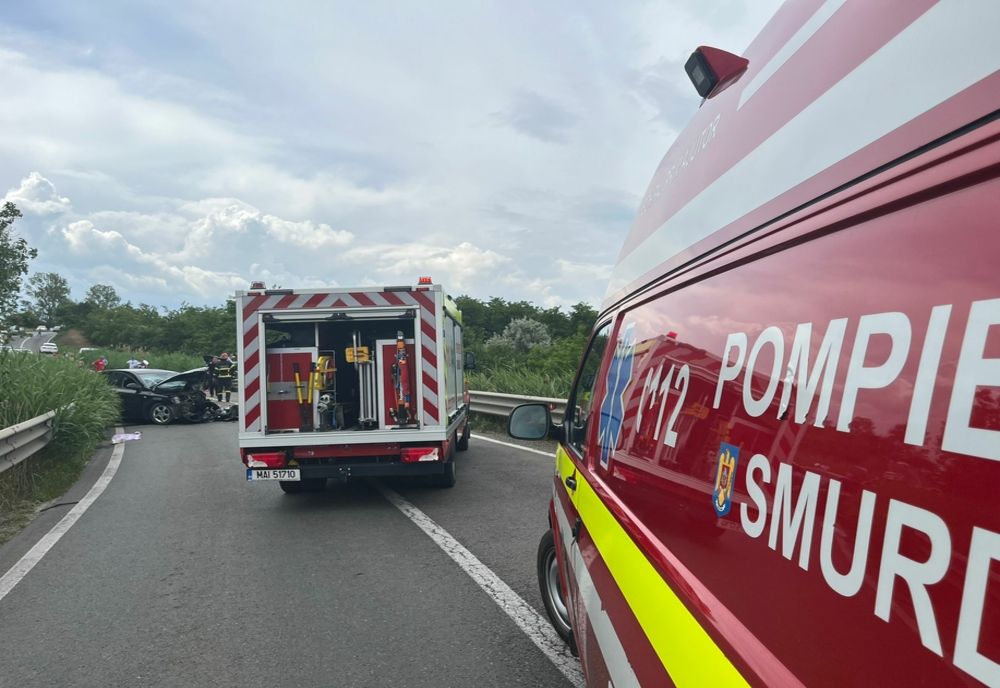 Accident grab pe DN22. Mamă și copil transportați la spital