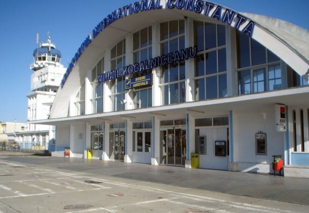 Probleme pentru o aeronavă pe Aeroportul Mihail Kogălniceanu - A fost activat planul de urgență