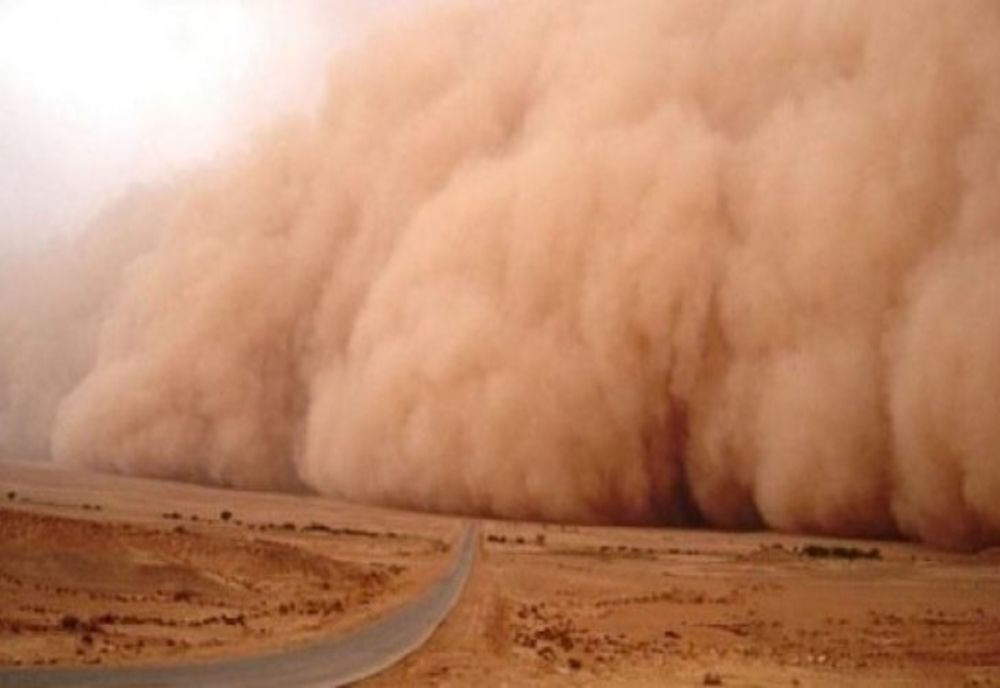 Un nou nor de praf saharian se îndreaptă spre România: efecte așteptate la final de săptămână