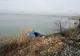 A vrut să ajungă cu mașina la spalatorie și s-a oprit în lac