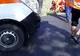 Angajat al unei societății care efectua lucrări de asfaltare, lovit de un autoturism (VIDEO)