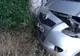 FOTO| Neatenția la volan. A intrat cu mașina direct într-un copac