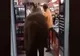  VIDEO | Ca să nu lase animalul singur afară, un bărbat din Buzău a intrat cu calul în supermarket 
