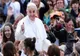 Papa Francisc nu este infectat cu coronavirus