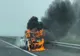 FOTO VIDEO| Mașină în flăcări pe Autostrada Soarelui