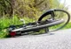 Un biciclist a murit după ce a fost spulberat de o mașină