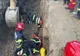VIDEO Două persone prinse sub un mal de pamant. Misiune de salvare contracronometru 