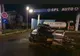 VIDEO A "luat" un giratoriu și s- a oprit într-o stație GPL unde a luat foc. Șoferul în stare gravă
