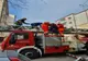 FOTO VIDEO Incendiu puternic într-un bloc din Constanța. Locatari evacuați pe scară de pompieri